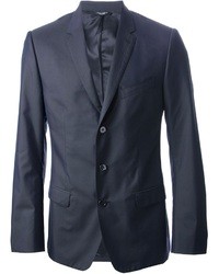 Черные мокасины и пиджак — хорошее решение для мероприятий с дресс-кодом business casual.