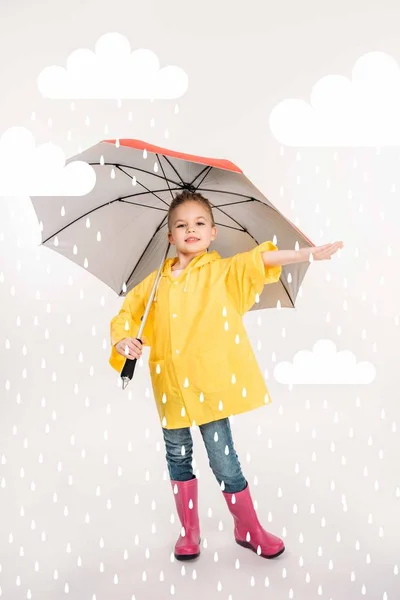 Довольно Ребенка Резиновые Сапоги Желтый Плащ Зонтиком Дождливая Погода — стоковое фото