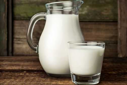 Можно ли пить сырое коровье молоко
